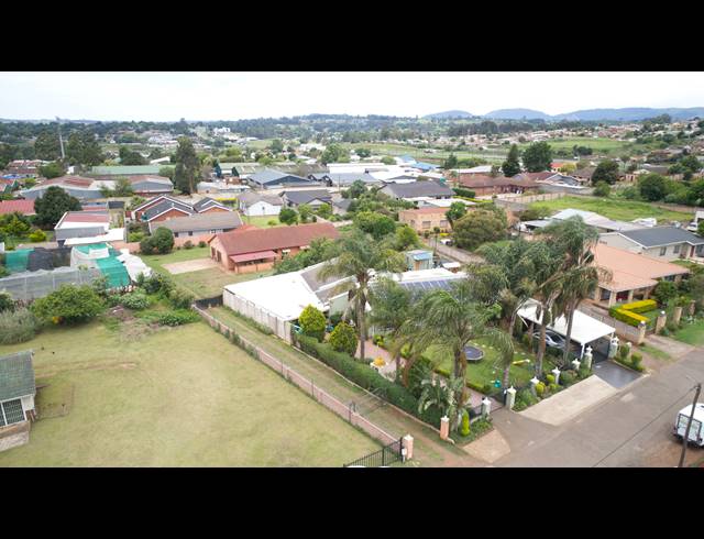 3 BEDROOM FREEHOLD FOR SALE IN HOWICK WEST